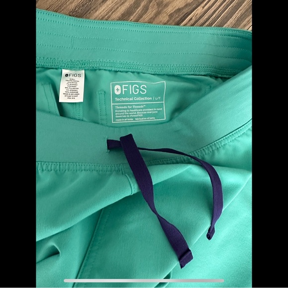 💚SOLD FIGS SURGICAL GREEN Limited Edition Livingston Bottoms! 💙 - Picture 6 of 6